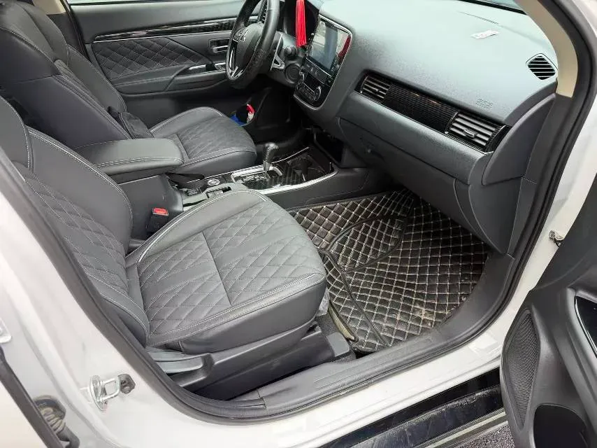 2021 Mitsubishi Outlander 2.4L 192HP L4 CVT,autocango,china used car exporter,china ev exporter,chinese used car exporter,chinese used ev exporter