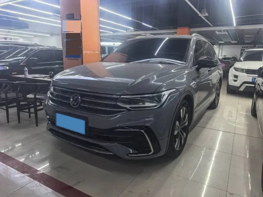 2023 Volkswagen Tiguan L 2.0T 186HP L4 7DCT,autocango,china used car exporter,china ev exporter,chinese used car exporter,chinese used ev exporter