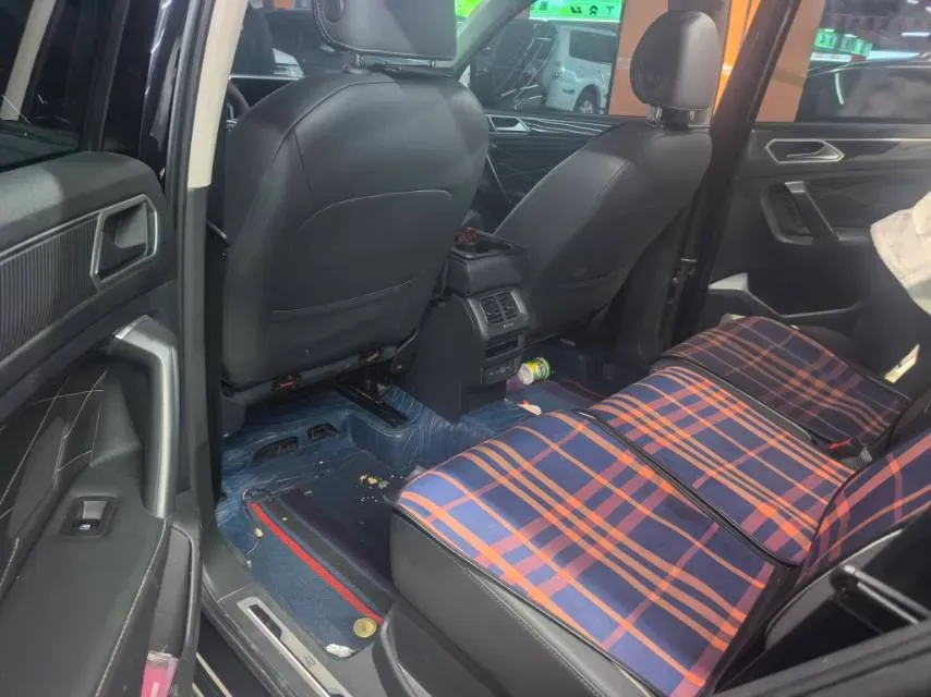 2023 Volkswagen Tiguan L 2.0T 186HP L4 7DCT,autocango,china used car exporter,china ev exporter,chinese used car exporter,chinese used ev exporter