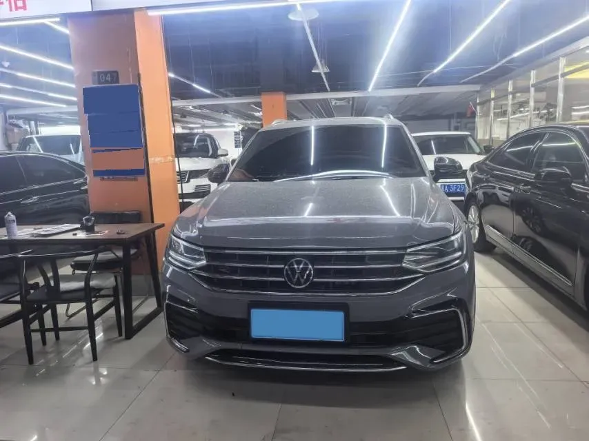 2023 Volkswagen Tiguan L 2.0T 186HP L4 7DCT,autocango,china used car exporter,china ev exporter,chinese used car exporter,chinese used ev exporter