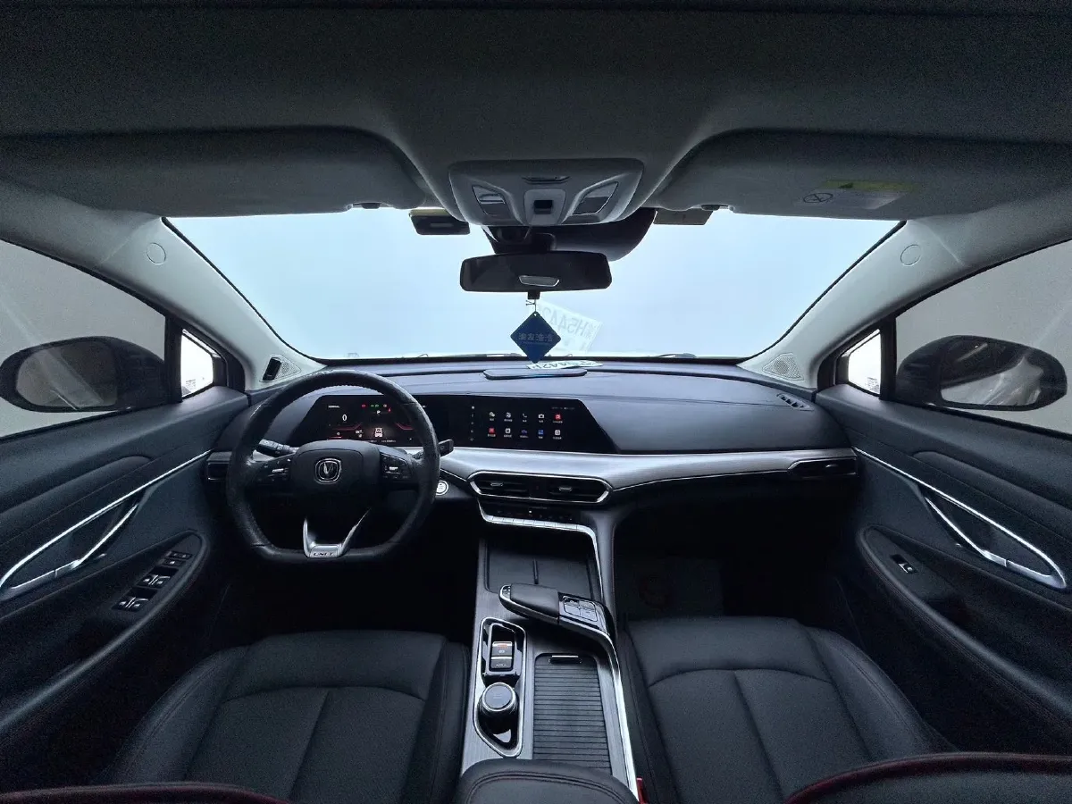 2020 ChangAn UNI-T 1.5T 180HP L4 7DCT,autocango,china used car exporter,china ev exporter,chinese used car exporter,chinese used ev exporter