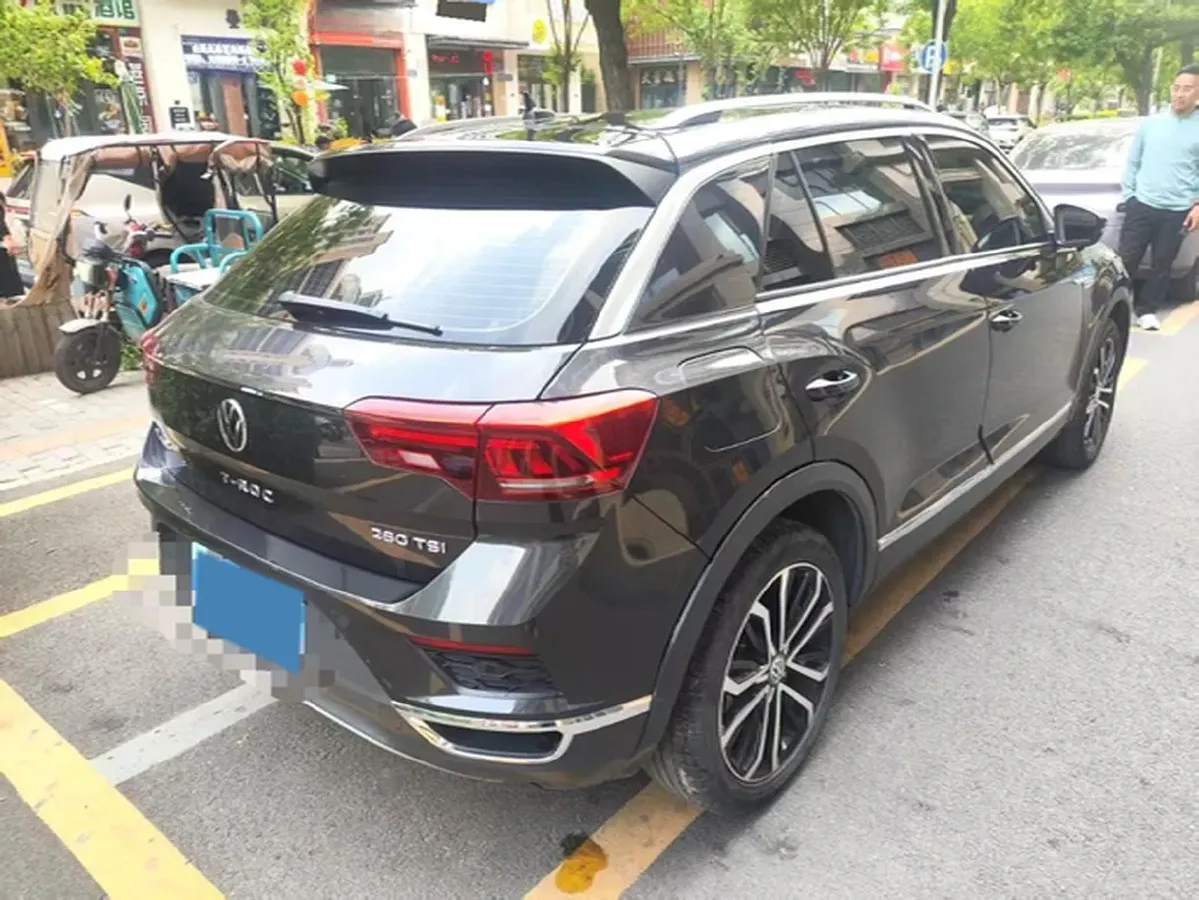 2021 Volkswagen T-Roc 1.4T 150HP L4 7DCT,autocango,china used car exporter,china ev exporter,chinese used car exporter,chinese used ev exporter