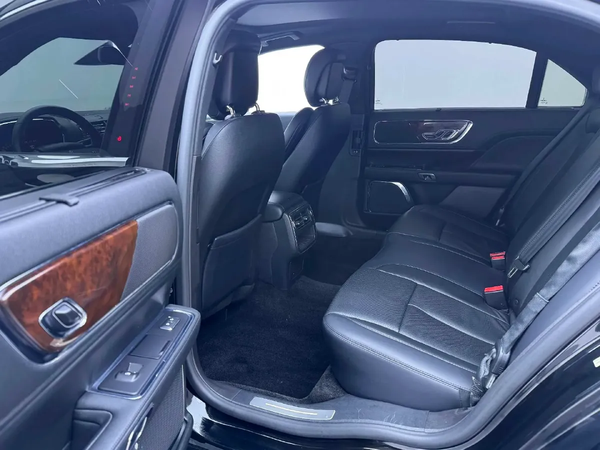 2017 Lincoln Continental 2.0T 261HP L4 6AT,autocango,china used car exporter,china ev exporter,chinese used car exporter,chinese used ev exporter