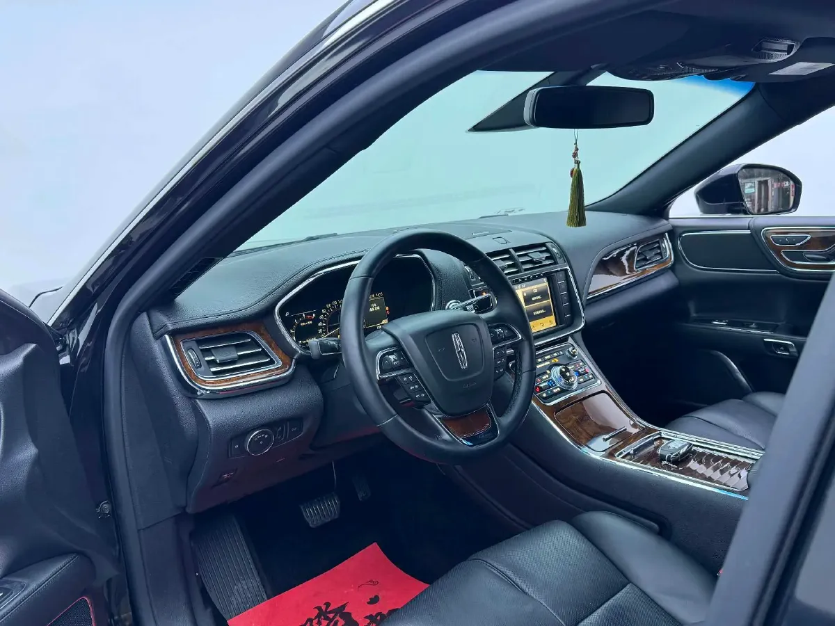 2017 Lincoln Continental 2.0T 261HP L4 6AT,autocango,china used car exporter,china ev exporter,chinese used car exporter,chinese used ev exporter