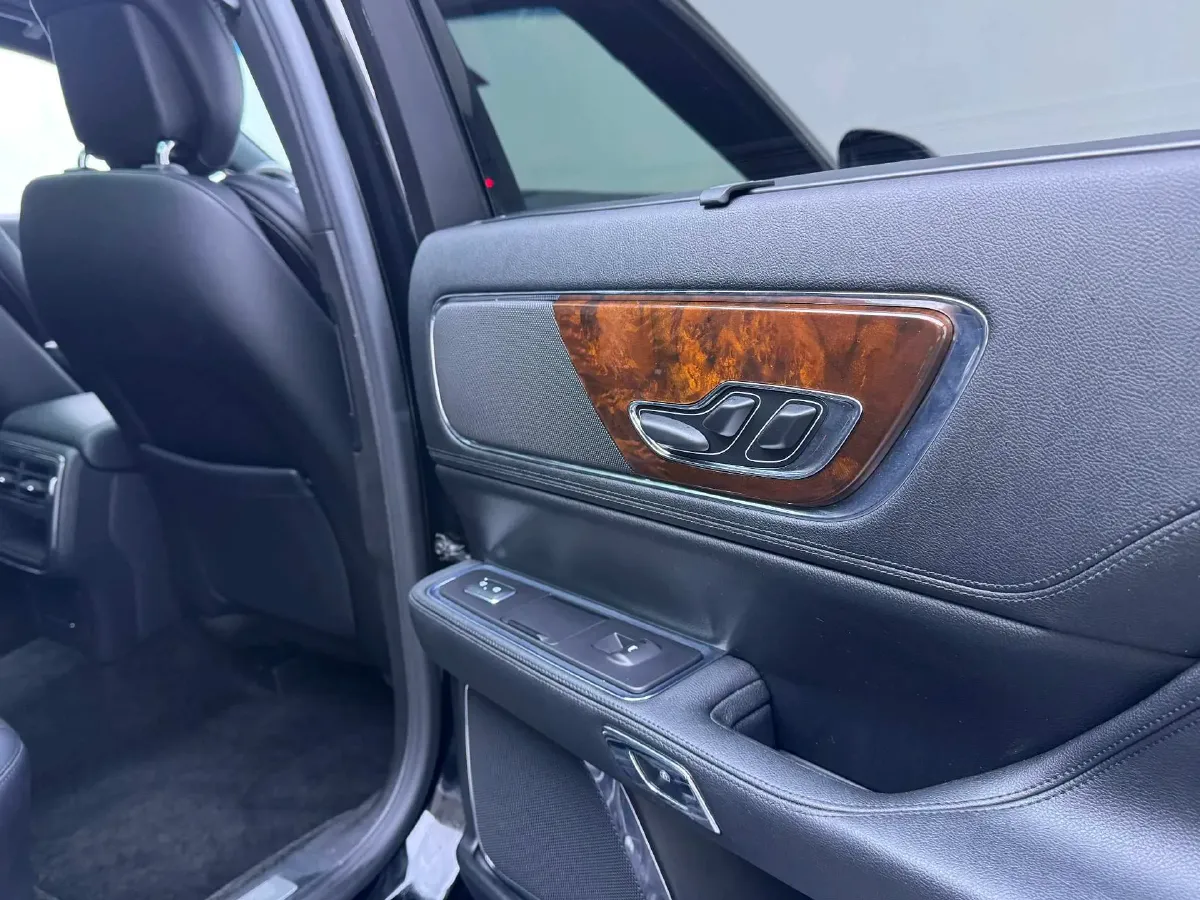 2017 Lincoln Continental 2.0T 261HP L4 6AT,autocango,china used car exporter,china ev exporter,chinese used car exporter,chinese used ev exporter