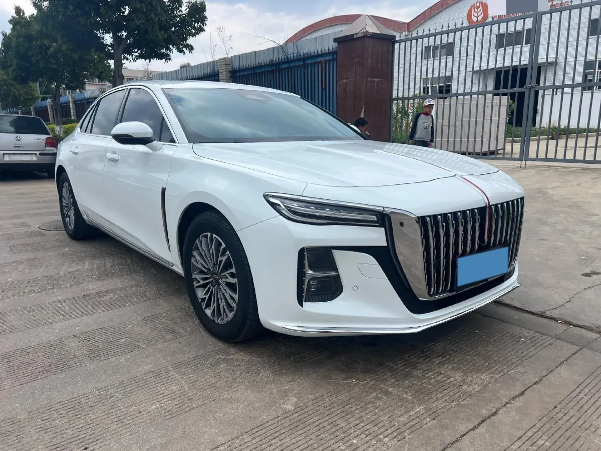 2023 HongQi H5 2.0T 224HP L4 8AT,autocango,china used car exporter,china ev exporter,chinese used car exporter,chinese used ev exporter