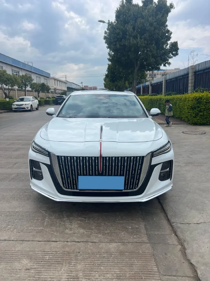 2023 HongQi H5 2.0T 224HP L4 8AT,autocango,china used car exporter,china ev exporter,chinese used car exporter,chinese used ev exporter