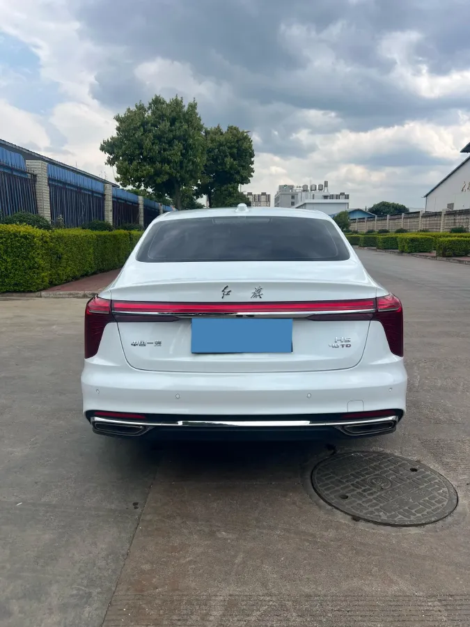 2023 HongQi H5 2.0T 224HP L4 8AT,autocango,china used car exporter,china ev exporter,chinese used car exporter,chinese used ev exporter