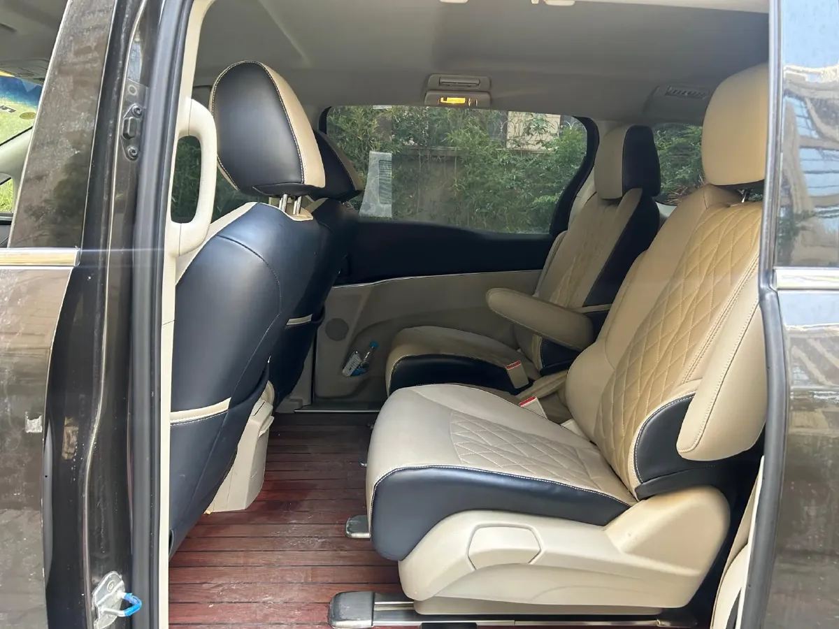 2021 Buick GL8 2.0T 237HP L4 9AT,autocango,china used car exporter,china ev exporter,chinese used car exporter,chinese used ev exporter