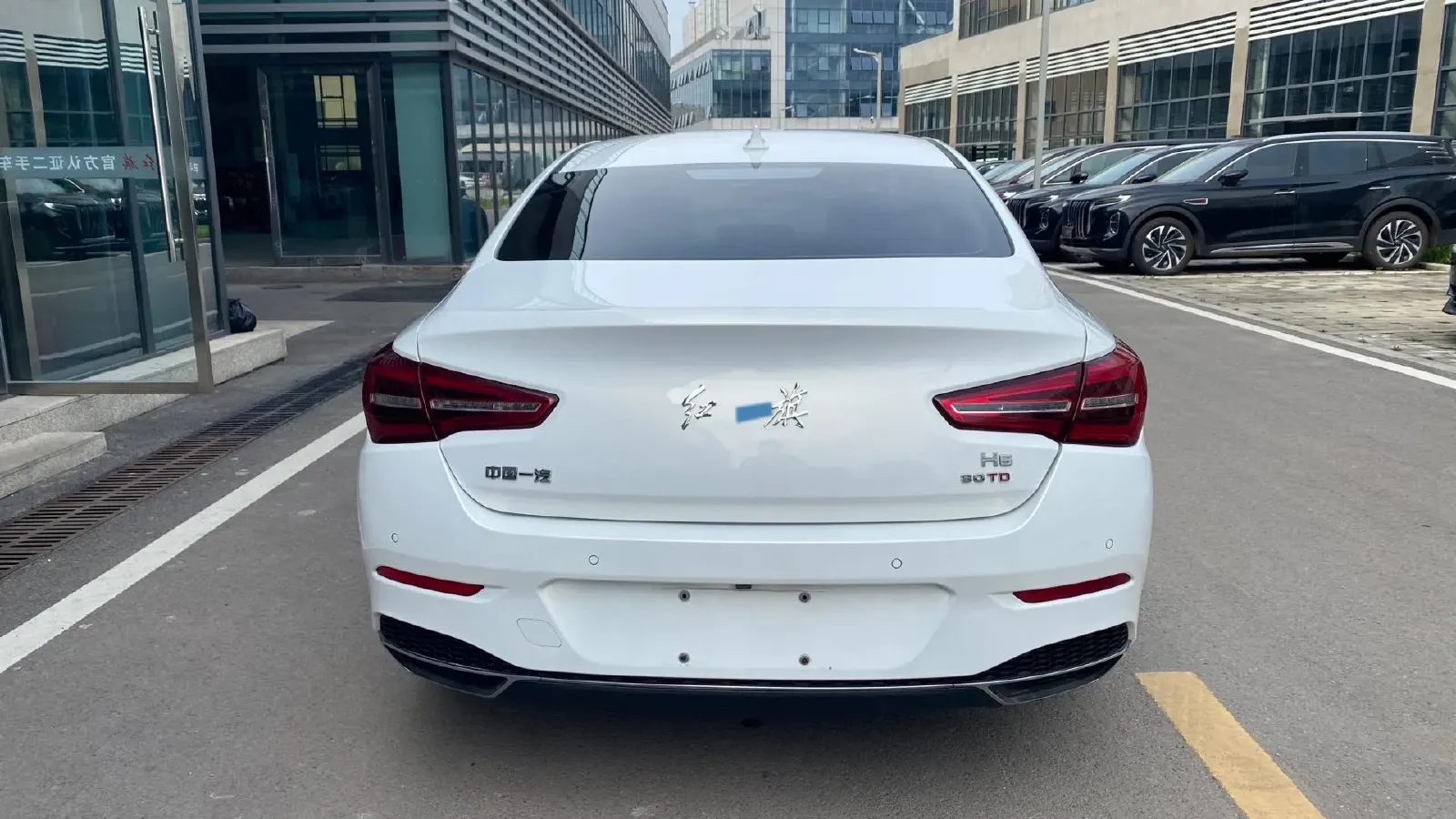 2022 HongQi H5 1.5T 169HP L4 7DCT,autocango,china used car exporter,china ev exporter,chinese used car exporter,chinese used ev exporter