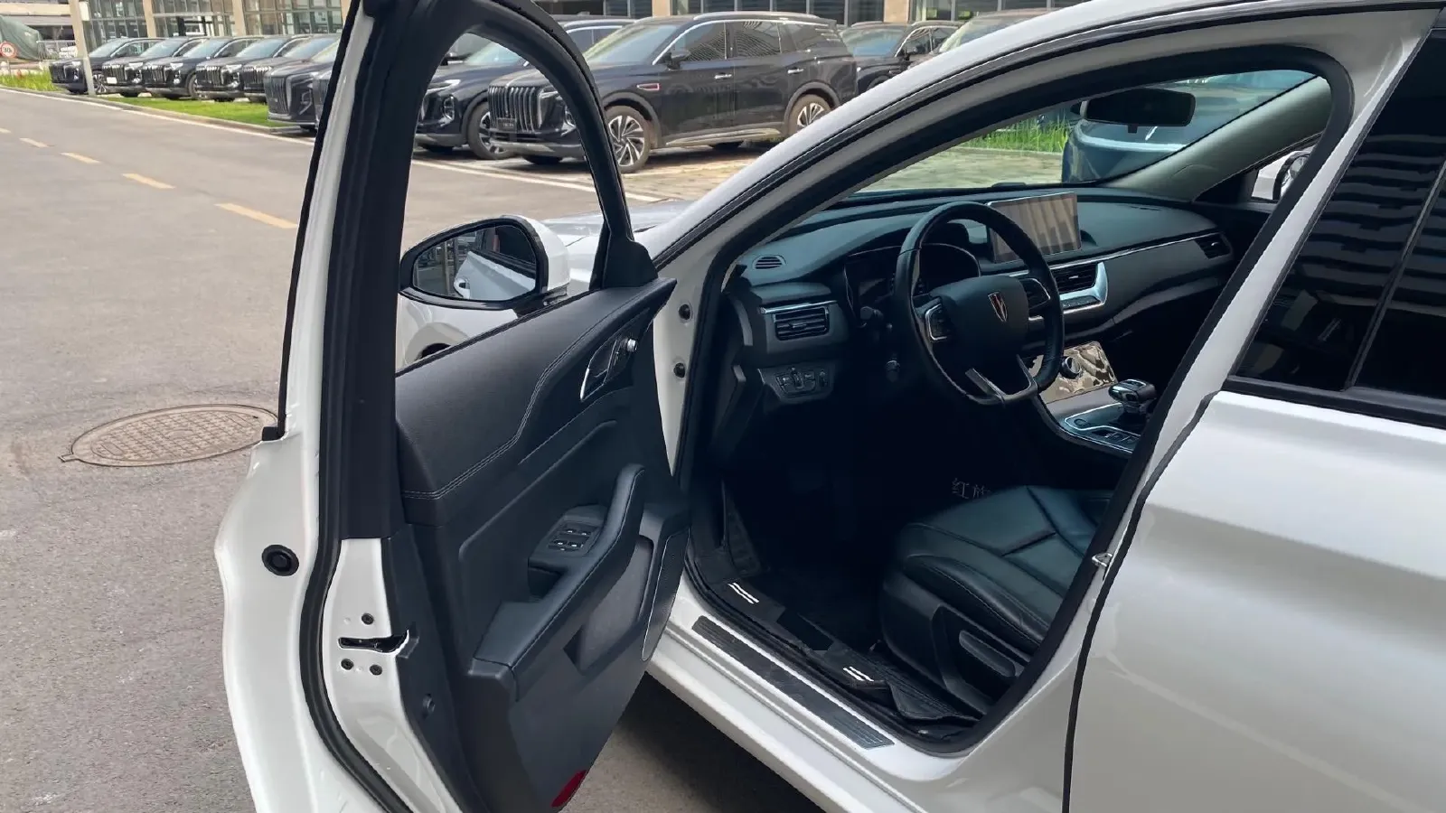 2022 HongQi H5 1.5T 169HP L4 7DCT,autocango,china used car exporter,china ev exporter,chinese used car exporter,chinese used ev exporter