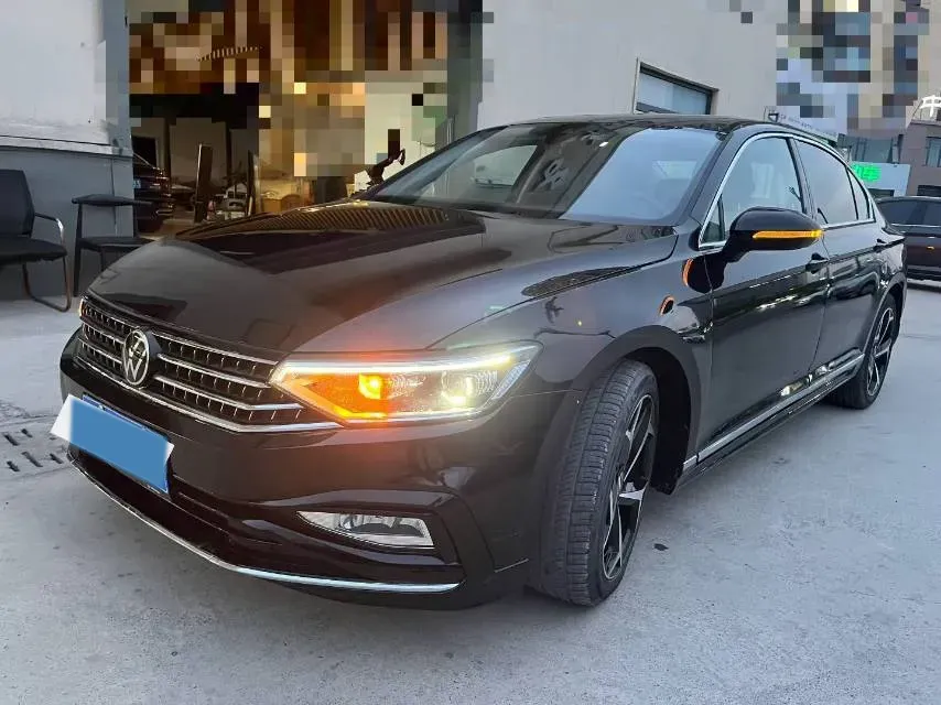 2024 Volkswagen Magotan 2.0T 186HP L4 7DCT,autocango,china used car exporter,china ev exporter,chinese used car exporter,chinese used ev exporter