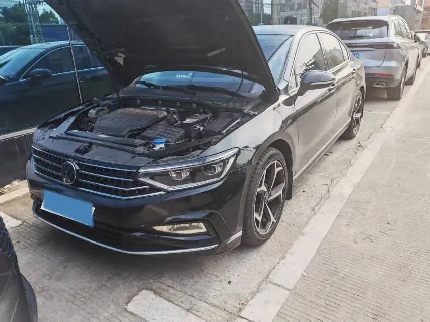 2024 Volkswagen Magotan 2.0T 186HP L4 7DCT,autocango,china used car exporter,china ev exporter,chinese used car exporter,chinese used ev exporter