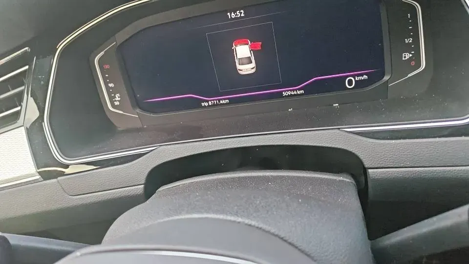 2024 Volkswagen Magotan 2.0T 186HP L4 7DCT,autocango,china used car exporter,china ev exporter,chinese used car exporter,chinese used ev exporter