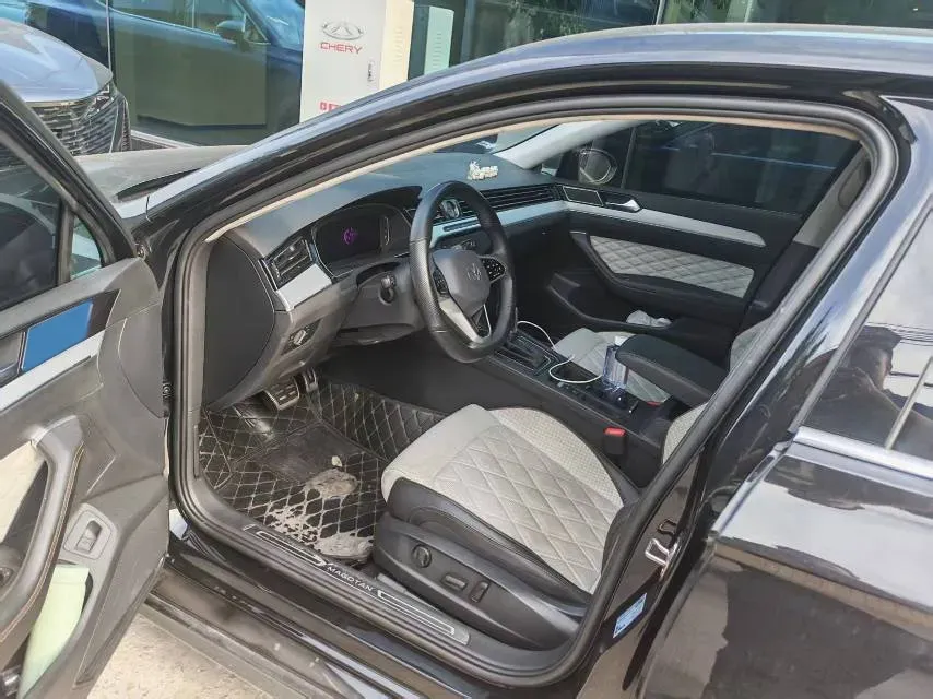 2024 Volkswagen Magotan 2.0T 186HP L4 7DCT,autocango,china used car exporter,china ev exporter,chinese used car exporter,chinese used ev exporter