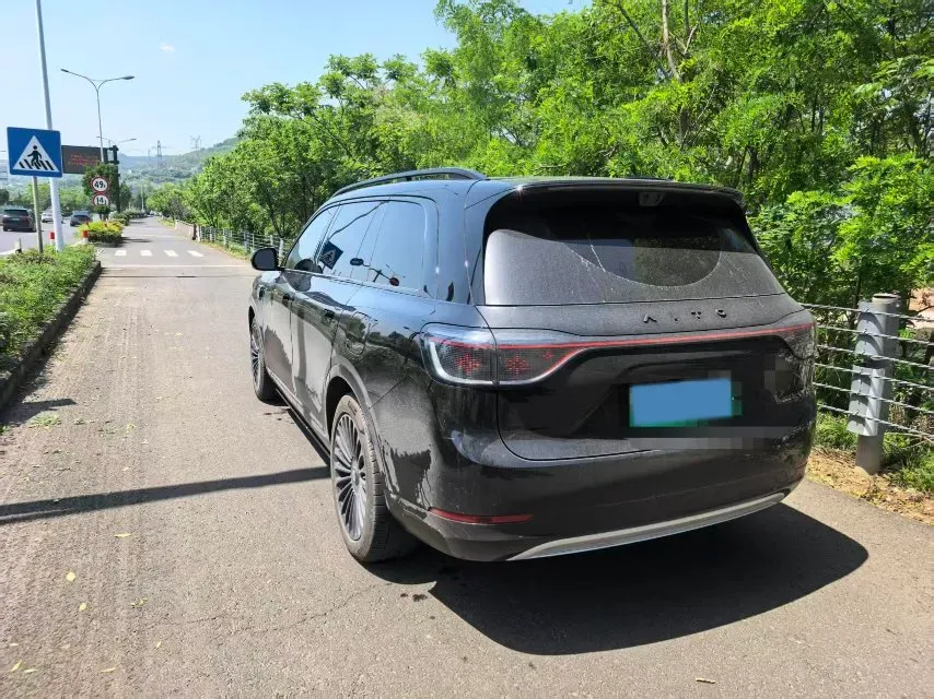 2025 AITO AITO M9 REEV 160HP REEV 52KWH,autocango,china used car exporter,china ev exporter,chinese used car exporter,chinese used ev exporter