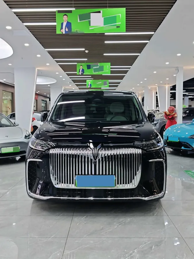 2025 Voyah Dream 1.5T 150HP L4 PHEV 41.7KWH,autocango,china used car exporter,china ev exporter,chinese used car exporter,chinese used ev exporter