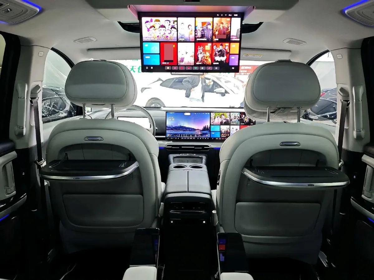 2025 Voyah Dream 1.5T 150HP L4 PHEV 41.7KWH,autocango,china used car exporter,china ev exporter,chinese used car exporter,chinese used ev exporter