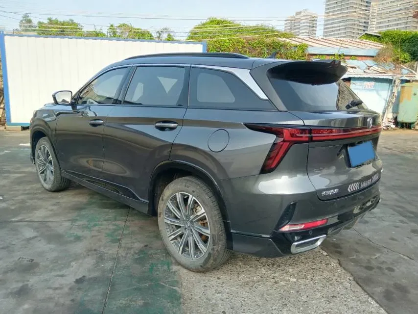 2023 ChangAn CS75 Plus 1.5T 188HP L4 8AT,autocango,china used car exporter,china ev exporter,chinese used car exporter,chinese used ev exporter