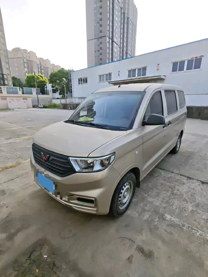 2019 WuLing RongGuang 1.5L 107HP L4 5MT,autocango,china used car exporter,china ev exporter,chinese used car exporter,chinese used ev exporter