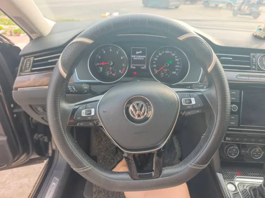 2019 Volkswagen Magotan 2.0T 186HP L4 7DCT,autocango,china used car exporter,china ev exporter,chinese used car exporter,chinese used ev exporter