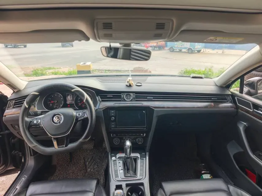 2019 Volkswagen Magotan 2.0T 186HP L4 7DCT,autocango,china used car exporter,china ev exporter,chinese used car exporter,chinese used ev exporter