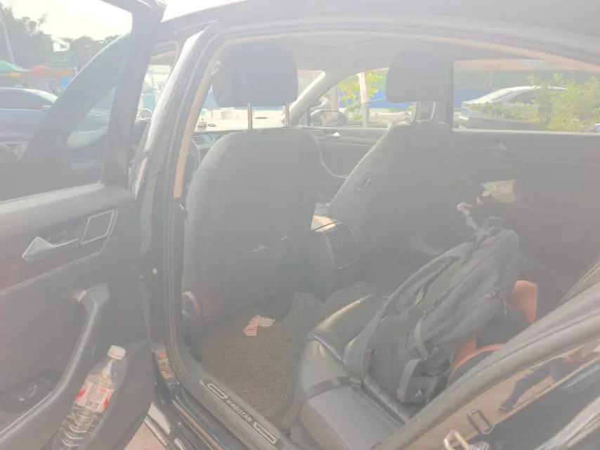 2019 Volkswagen Magotan 2.0T 186HP L4 7DCT,autocango,china used car exporter,china ev exporter,chinese used car exporter,chinese used ev exporter