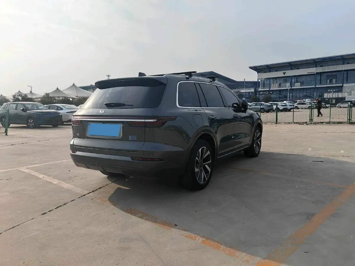 2021 Li ONE Range Extended 131HP REEV 40.5KWH,autocango,china used car exporter,china ev exporter,chinese used car exporter,chinese used ev exporter