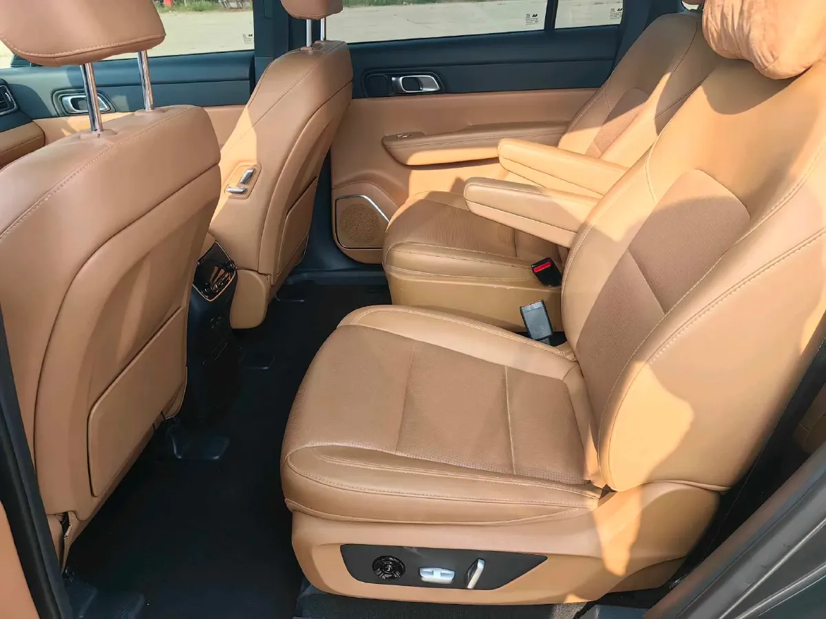 2021 Li ONE Range Extended 131HP REEV 40.5KWH,autocango,china used car exporter,china ev exporter,chinese used car exporter,chinese used ev exporter