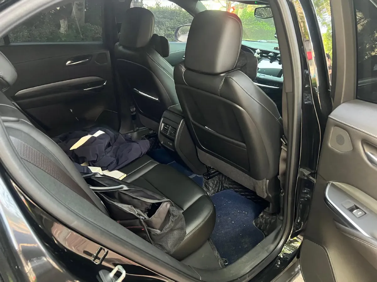 2021 Cadillac XT4 2.0T 237HP L4 9AT,autocango,china used car exporter,china ev exporter,chinese used car exporter,chinese used ev exporter