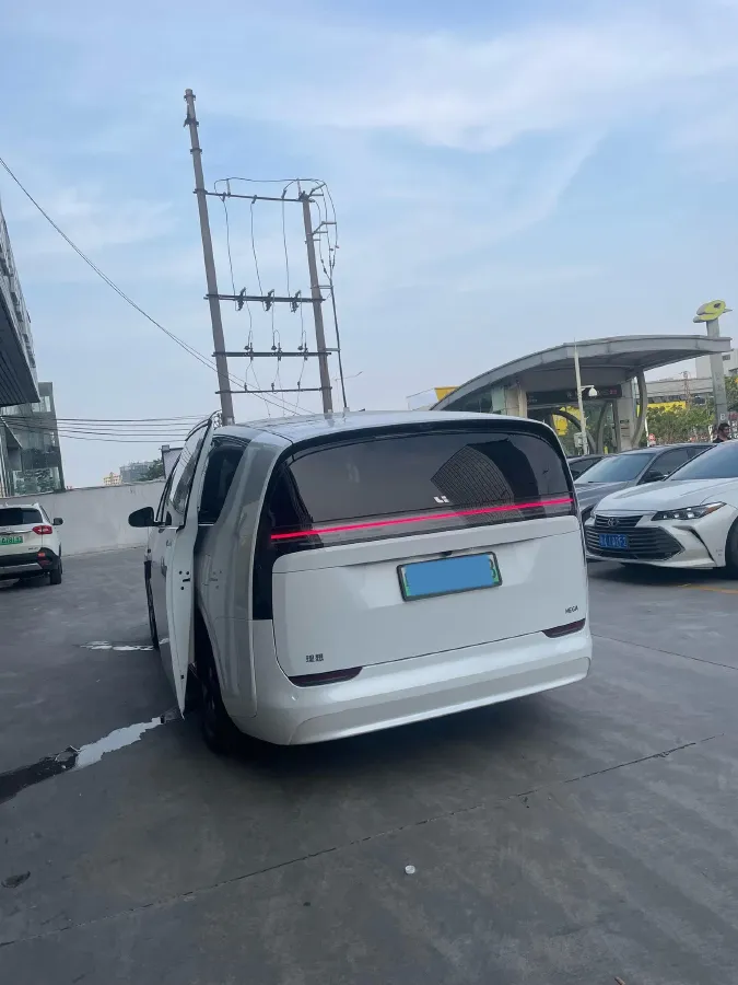 2025 Li MEGA BEV,autocango,china used car exporter,china ev exporter,chinese used car exporter,chinese used ev exporter