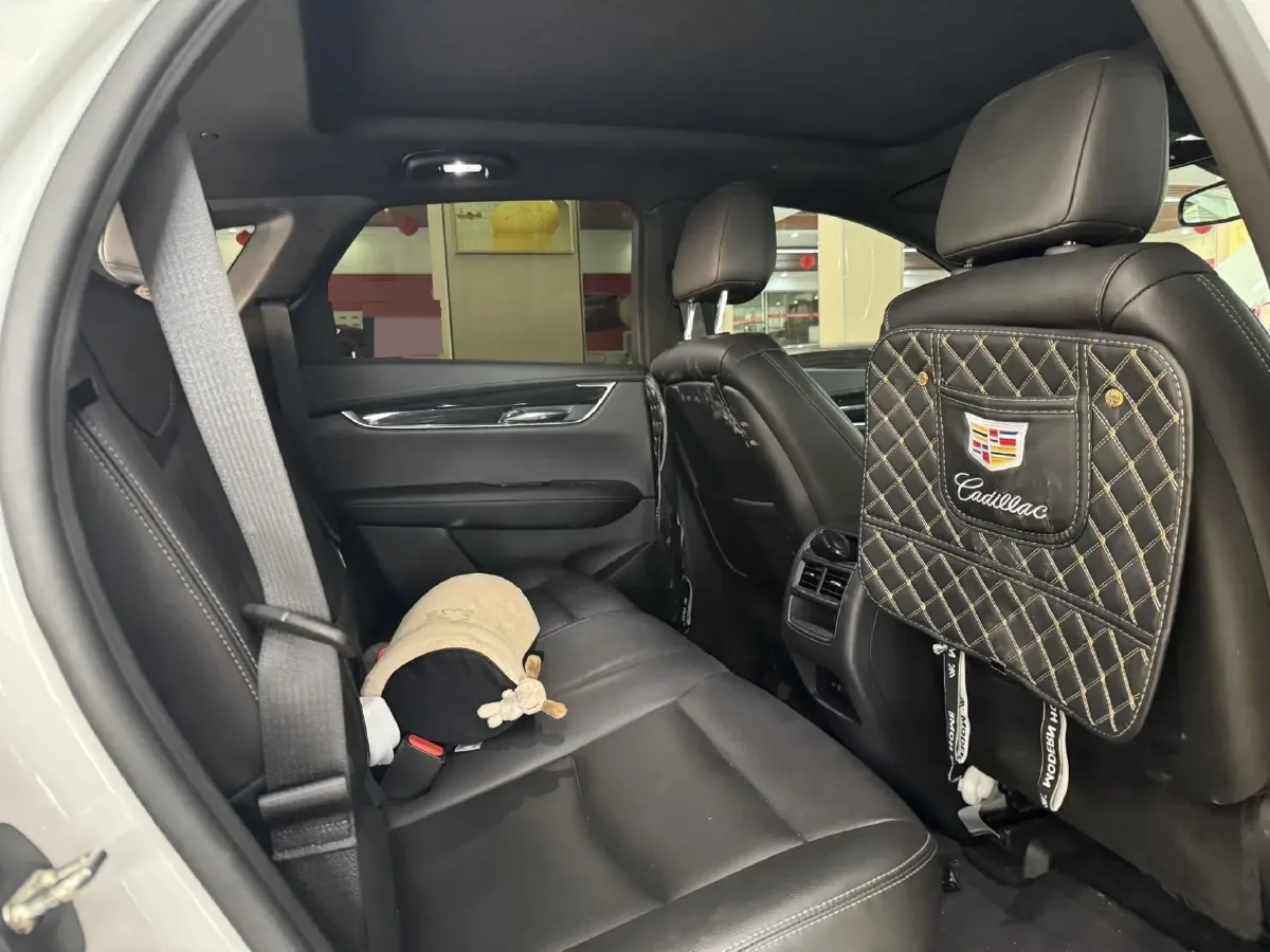 2023 Cadillac XT5 2.0T 237HP L4 9AT,autocango,china used car exporter,china ev exporter,chinese used car exporter,chinese used ev exporter