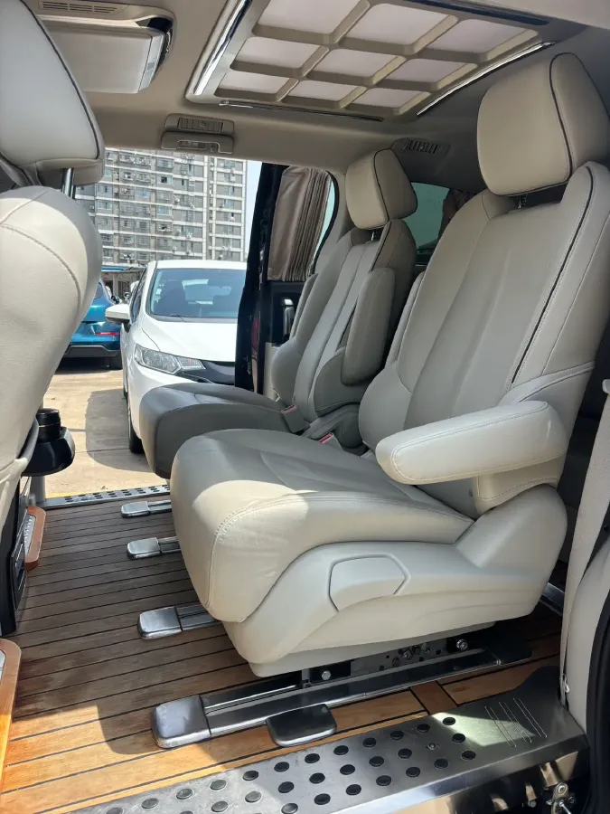 2021 Buick GL8 2.0T 237HP L4 9AT,autocango,china used car exporter,china ev exporter,chinese used car exporter,chinese used ev exporter