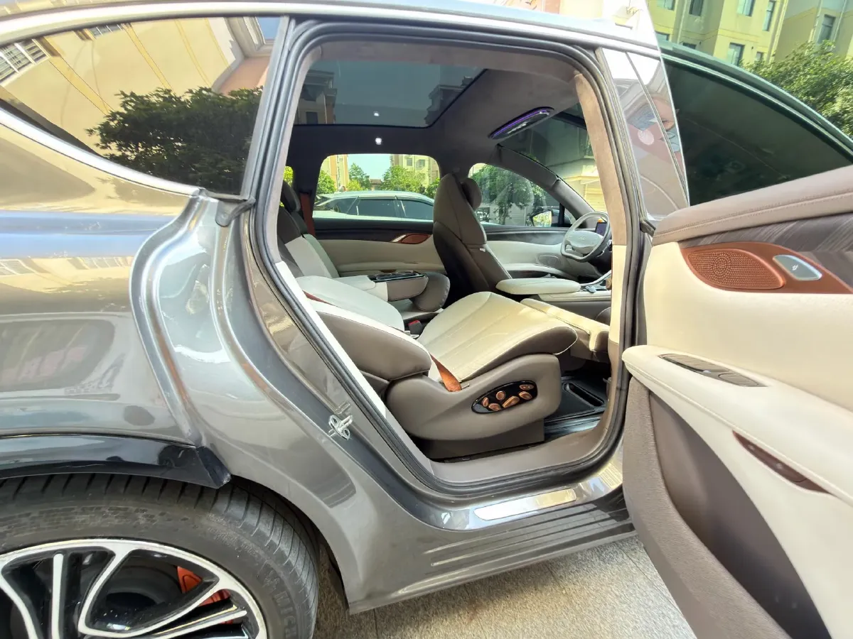 2023 IM LS7 BEV 100KWH,autocango,china used car exporter,china ev exporter,chinese used car exporter,chinese used ev exporter