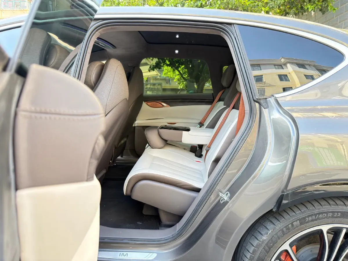 2023 IM LS7 BEV 100KWH,autocango,china used car exporter,china ev exporter,chinese used car exporter,chinese used ev exporter