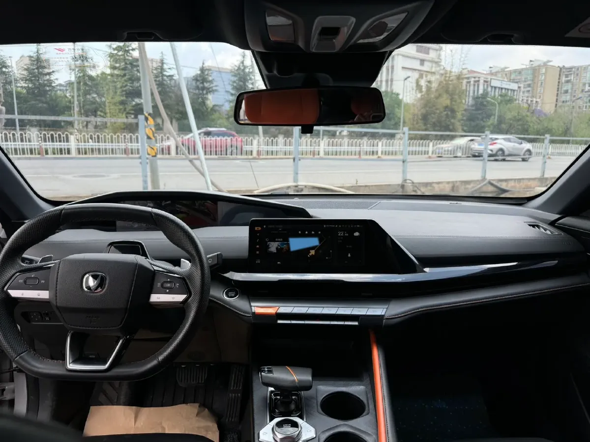 2022 ChangAn UNI-V 1.5T 188HP L4 7DCT,autocango,china used car exporter,china ev exporter,chinese used car exporter,chinese used ev exporter