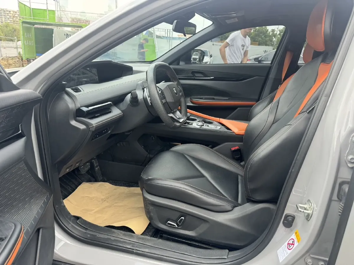 2022 ChangAn UNI-V 1.5T 188HP L4 7DCT,autocango,china used car exporter,china ev exporter,chinese used car exporter,chinese used ev exporter