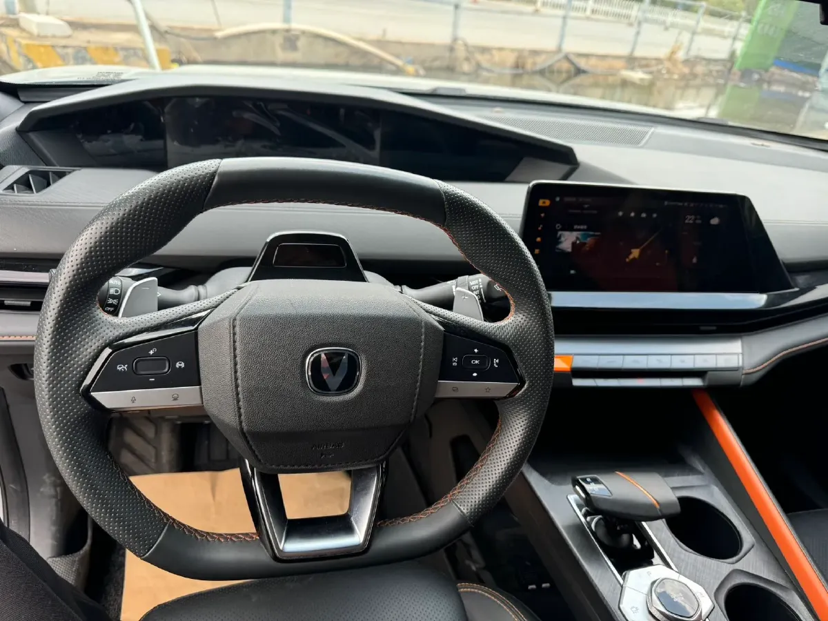 2022 ChangAn UNI-V 1.5T 188HP L4 7DCT,autocango,china used car exporter,china ev exporter,chinese used car exporter,chinese used ev exporter