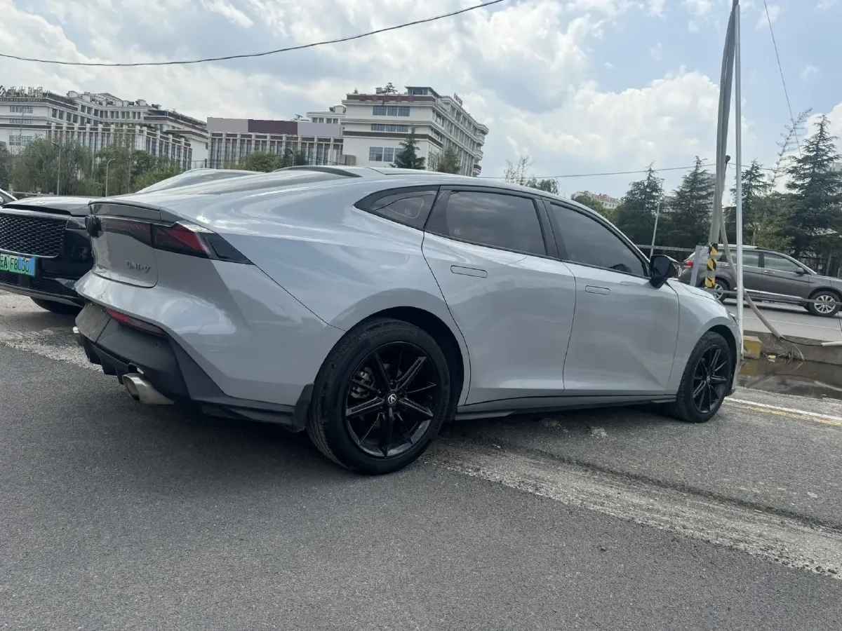 2022 ChangAn UNI-V 1.5T 188HP L4 7DCT,autocango,china used car exporter,china ev exporter,chinese used car exporter,chinese used ev exporter