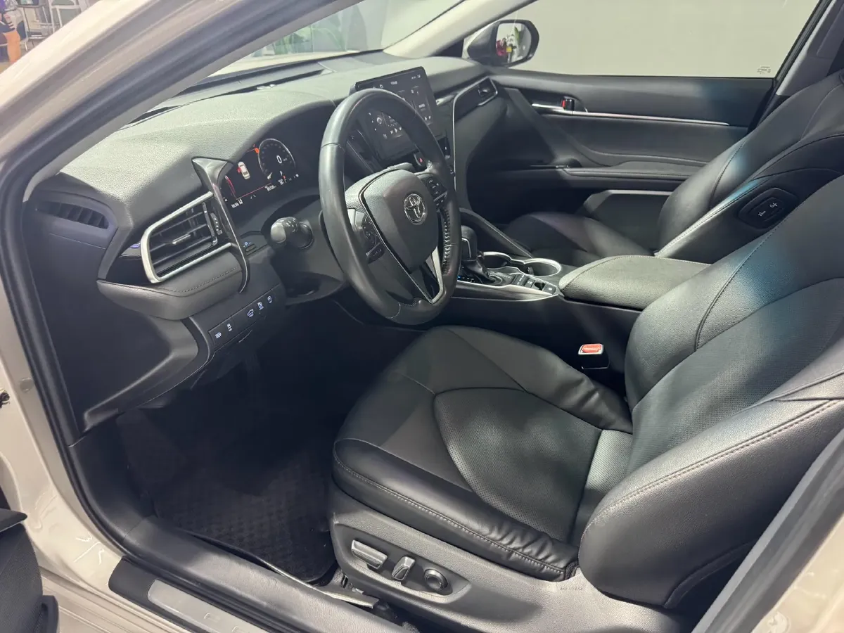 2021 Toyota Camry 2.5L 209HP L4 8AT,autocango,china used car exporter,china ev exporter,chinese used car exporter,chinese used ev exporter