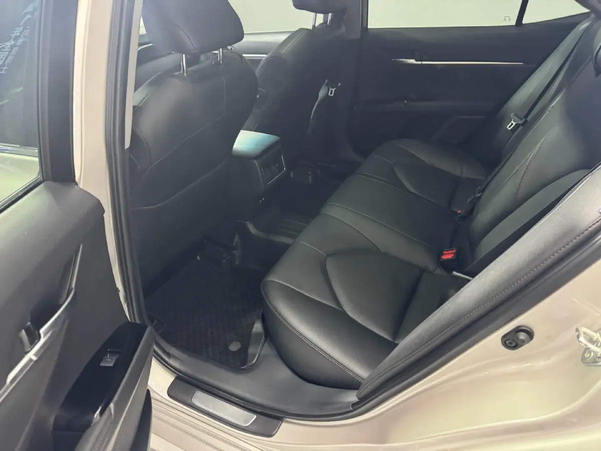 2021 Toyota Camry 2.5L 209HP L4 8AT,autocango,china used car exporter,china ev exporter,chinese used car exporter,chinese used ev exporter