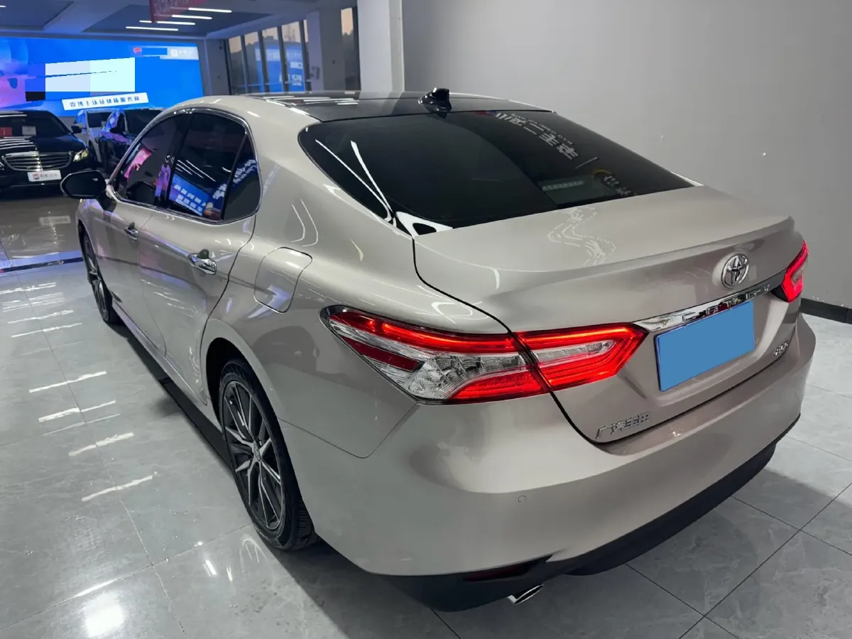 2021 Toyota Camry 2.5L 209HP L4 8AT,autocango,china used car exporter,china ev exporter,chinese used car exporter,chinese used ev exporter