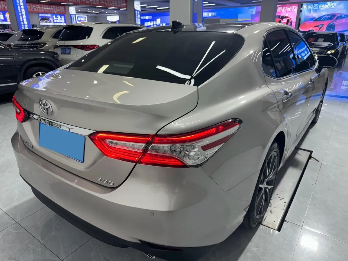 2021 Toyota Camry 2.5L 209HP L4 8AT,autocango,china used car exporter,china ev exporter,chinese used car exporter,chinese used ev exporter