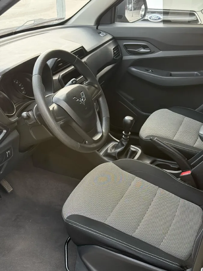 2019 WuLing HongGuang 1.5L 99HP L4 6MT,autocango,china used car exporter,china ev exporter,chinese used car exporter,chinese used ev exporter