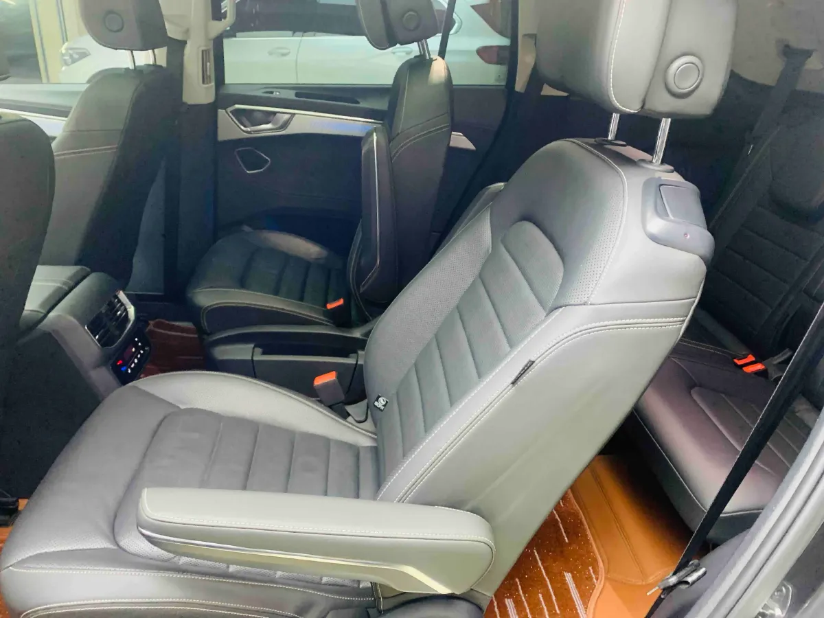 2021 Volkswagen Talagon 2.0T 220HP L4 7DCT,autocango,china used car exporter,china ev exporter,chinese used car exporter,chinese used ev exporter