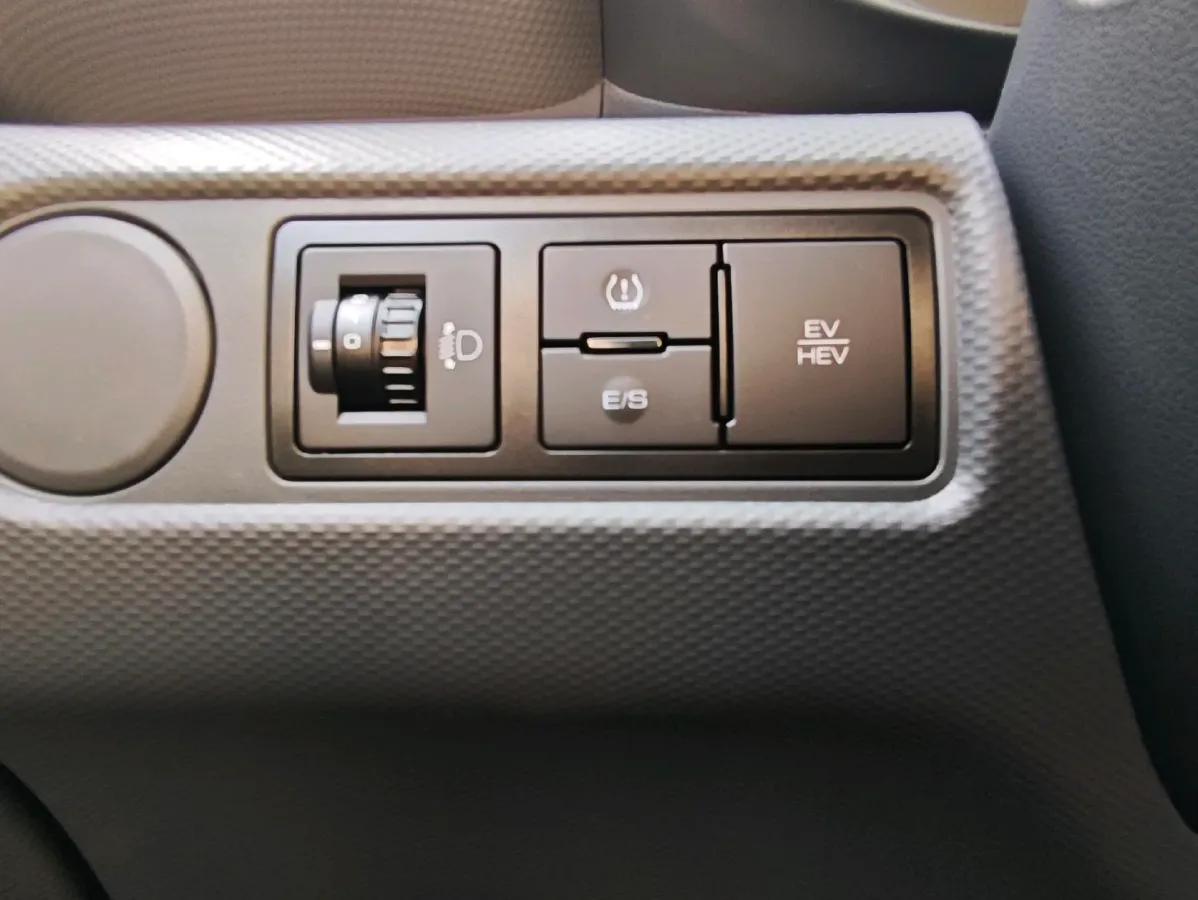 2025 WuLing HongGuang New Energy REEV 99HP REEV,autocango,china used car exporter,china ev exporter,chinese used car exporter,chinese used ev exporter