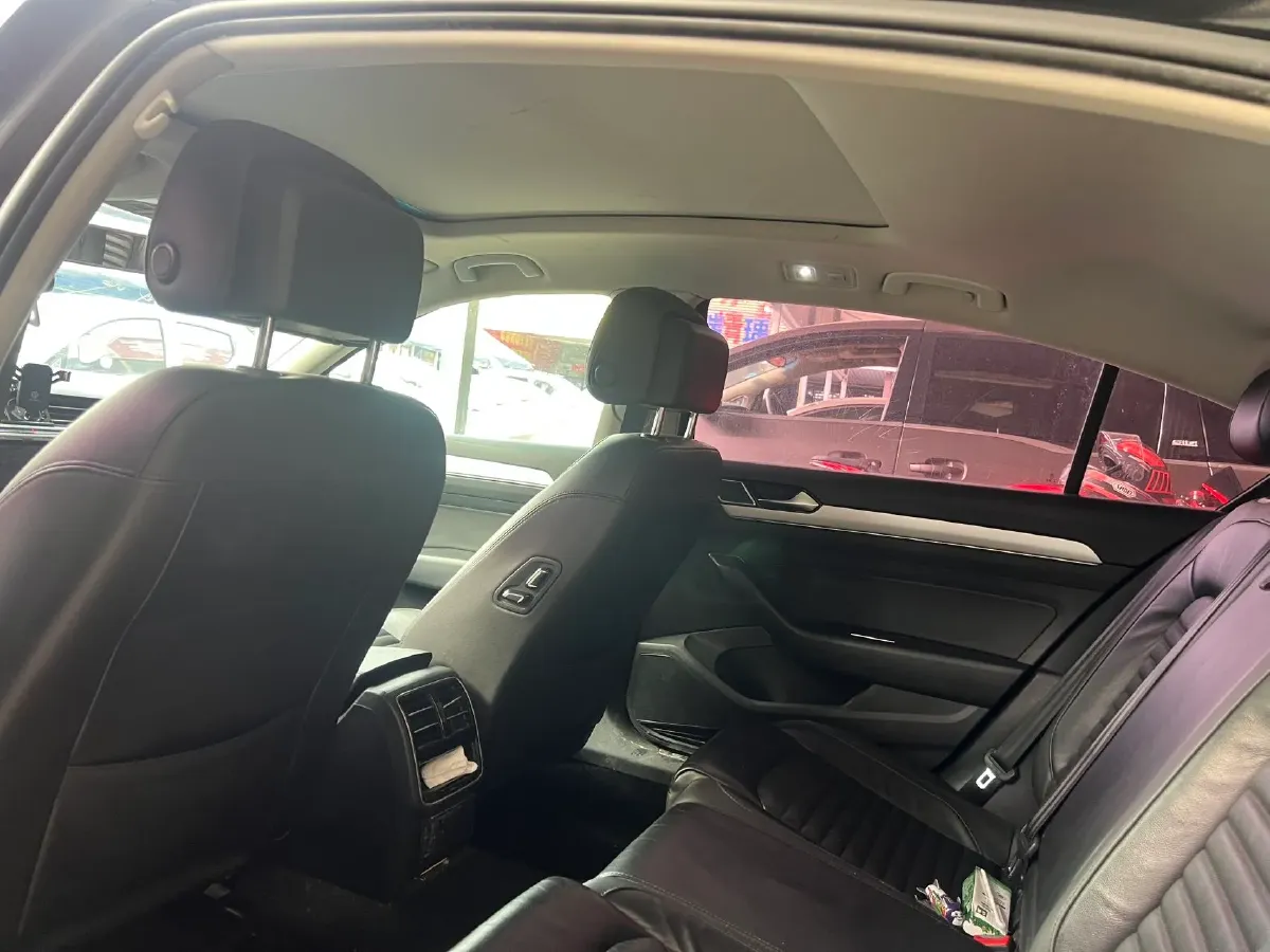 2018 Volkswagen Magotan 1.8T 180HP L4 7DCT,autocango,china used car exporter,china ev exporter,chinese used car exporter,chinese used ev exporter