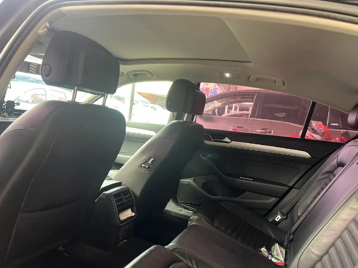 2018 Volkswagen Magotan 1.8T 180HP L4 7DCT,autocango,china used car exporter,china ev exporter,chinese used car exporter,chinese used ev exporter