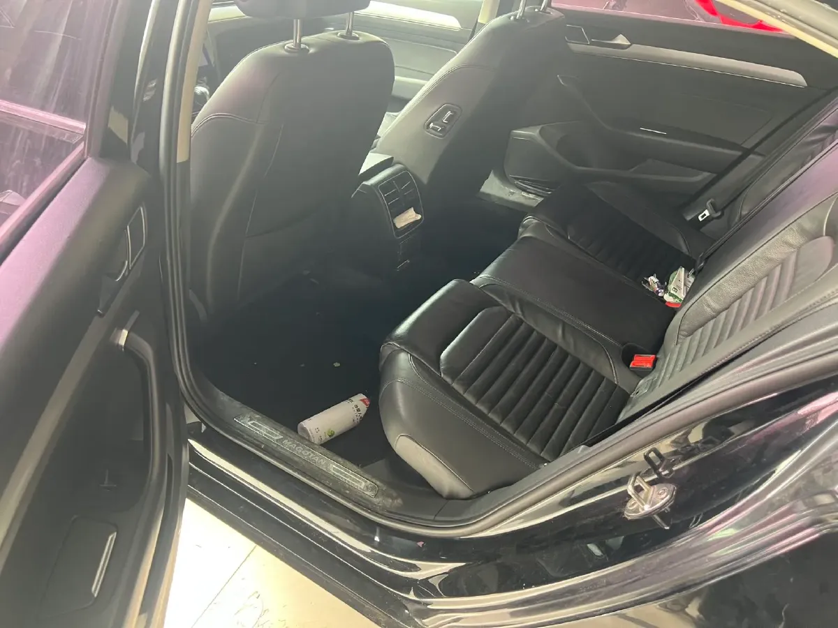 2018 Volkswagen Magotan 1.8T 180HP L4 7DCT,autocango,china used car exporter,china ev exporter,chinese used car exporter,chinese used ev exporter