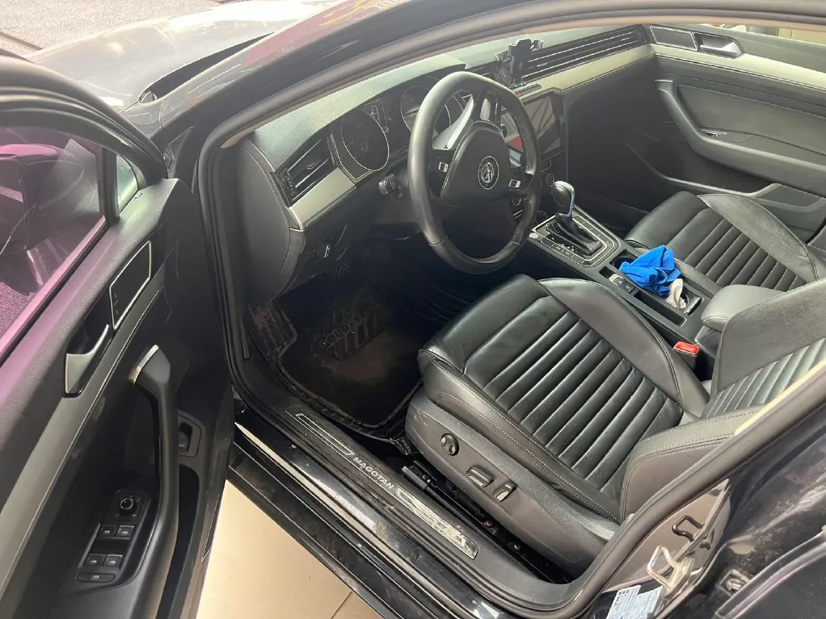 2018 Volkswagen Magotan 1.8T 180HP L4 7DCT,autocango,china used car exporter,china ev exporter,chinese used car exporter,chinese used ev exporter